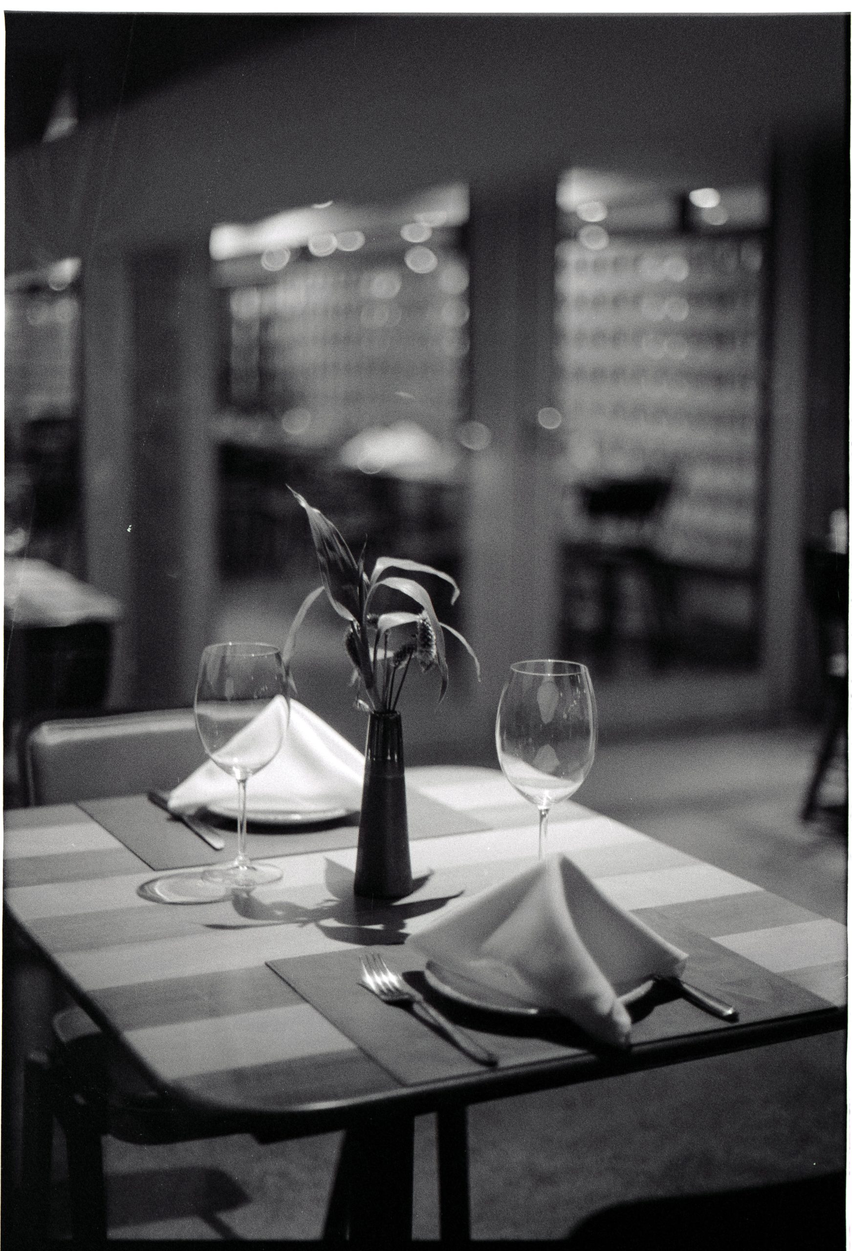 Read more about the article The Benefits of Implementing a Reservation System in Restaurants